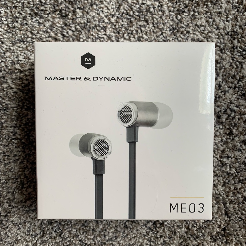 Master & Dynamic studio ear buds!